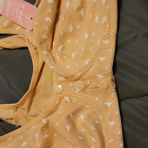 Bras - Picture 3 of 7